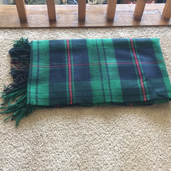 NWOT; “Abercrombie & Fitch,” oblong scarf - Picture 3 of 6